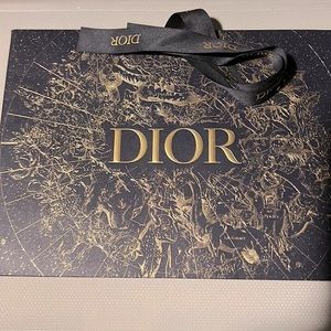 Dior Noel gift bag